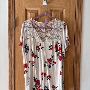 Torrid Super Soft Floral and Lace t-shirt - Torrid size 2